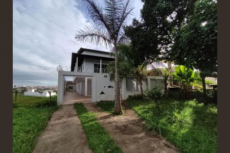 Casa para alugar com 500m², 5 quartos e 2 vagas