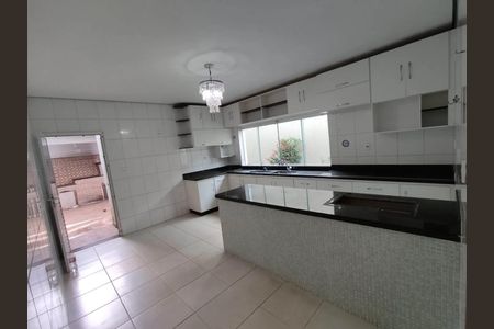 Cozinha de casa para alugar com 5 quartos, 500m² em Jardim Karaíba, Uberlândia