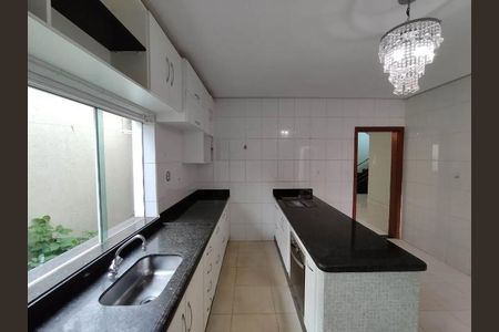 Cozinha de casa para alugar com 5 quartos, 500m² em Jardim Karaíba, Uberlândia