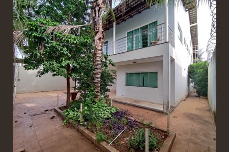 Casa para alugar com 500m², 5 quartos e 2 vagas