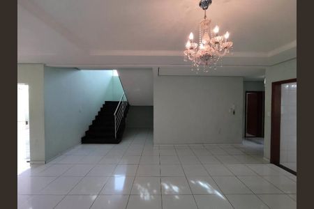 Casa para alugar com 500m², 5 quartos e 2 vagas