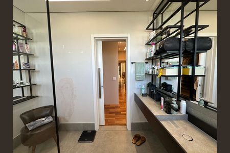 Apartamento à venda com 284m², 3 quartos e 5 vagas Apartamento à venda com 284m², 3 quartos e 5 vagasBanheiro da Suíte 1