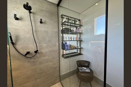 Apartamento à venda com 284m², 3 quartos e 5 vagas Apartamento à venda com 284m², 3 quartos e 5 vagasBanheiro da Suíte 1