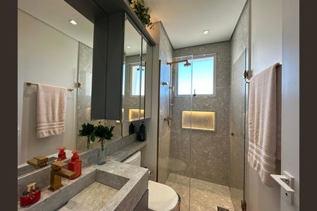 Apartamento à venda com 284m², 3 quartos e 5 vagas Apartamento à venda com 284m², 3 quartos e 5 vagasBanheiro da Suíte 2