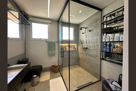 Apartamento à venda com 284m², 3 quartos e 5 vagas Apartamento à venda com 284m², 3 quartos e 5 vagasBanheiro da Suíte 1