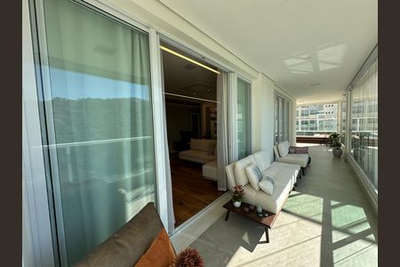 Apartamento à venda com 284m², 3 quartos e 5 vagas Apartamento à venda com 284m², 3 quartos e 5 vagasVaranda da Sala