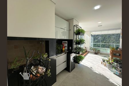 Apartamento à venda com 284m², 3 quartos e 5 vagas Apartamento à venda com 284m², 3 quartos e 5 vagasChurrasqueira
