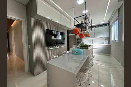 Apartamento à venda com 284m², 3 quartos e 5 vagas Apartamento à venda com 284m², 3 quartos e 5 vagasCozinha