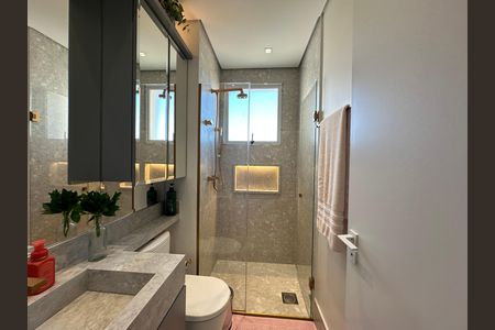 Apartamento à venda com 284m², 3 quartos e 5 vagas Apartamento à venda com 284m², 3 quartos e 5 vagasBanheiro da Suíte 2