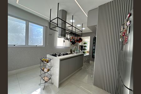 Apartamento à venda com 284m², 3 quartos e 5 vagas Apartamento à venda com 284m², 3 quartos e 5 vagasCozinha