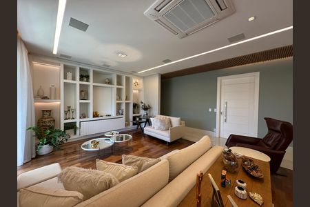 Apartamento à venda com 284m², 3 quartos e 5 vagas Apartamento à venda com 284m², 3 quartos e 5 vagasSala
