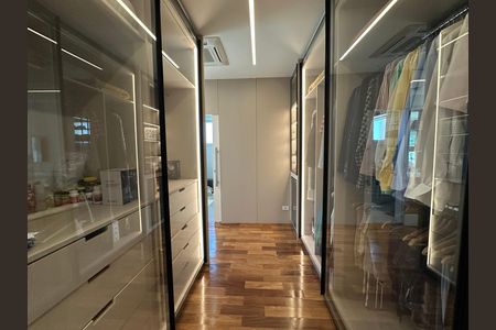 Apartamento à venda com 284m², 3 quartos e 5 vagas Apartamento à venda com 284m², 3 quartos e 5 vagasCloset da suíte 1