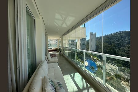 Apartamento à venda com 284m², 3 quartos e 5 vagas Apartamento à venda com 284m², 3 quartos e 5 vagasVaranda da Sala