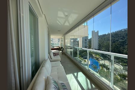 Apartamento à venda com 284m², 3 quartos e 5 vagas Apartamento à venda com 284m², 3 quartos e 5 vagasVaranda da Sala