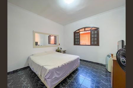 Casa à venda com 225m², 2 quartos e 2 vagas Casa à venda com 225m², 2 quartos e 2 vagasQuarto 2