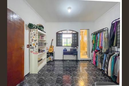 Casa à venda com 225m², 2 quartos e 2 vagas Casa à venda com 225m², 2 quartos e 2 vagasSuíte