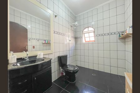 Casa à venda com 225m², 2 quartos e 2 vagas Casa à venda com 225m², 2 quartos e 2 vagasBanheiro 2