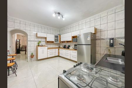 Casa à venda com 225m², 2 quartos e 2 vagas Casa à venda com 225m², 2 quartos e 2 vagasCozinha