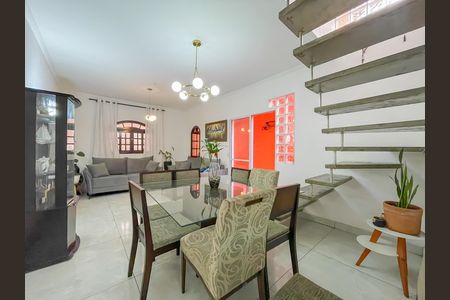 Sala de casa à venda com 2 quartos, 225m² em Santa Maria, Osasco