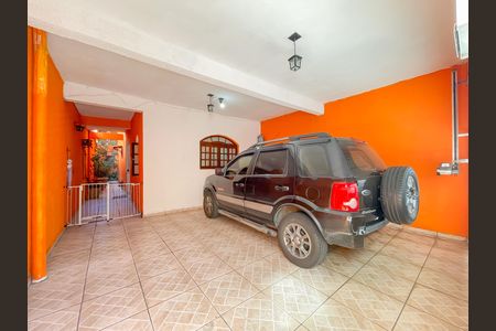 Casa à venda com 225m², 2 quartos e 2 vagas Casa à venda com 225m², 2 quartos e 2 vagasGaragem