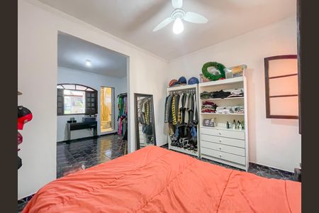Casa à venda com 225m², 2 quartos e 2 vagas Casa à venda com 225m², 2 quartos e 2 vagasSuíte