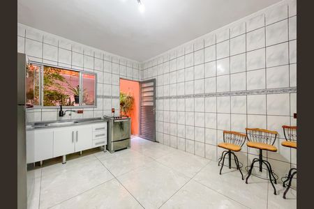 Casa à venda com 225m², 2 quartos e 2 vagas Casa à venda com 225m², 2 quartos e 2 vagasCozinha