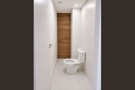 Banheiro de apartamento para alugar com 2 quartos, 32m² em Jardim Caravelas, São Paulo