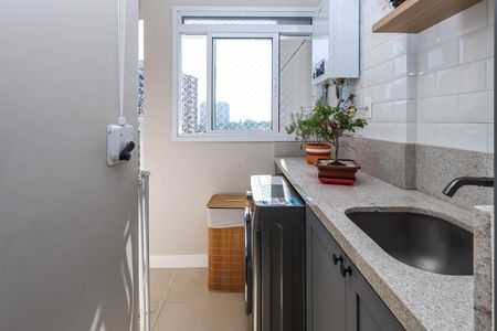Apartamento à venda com 81m², 2 quartos e 1 vagaÁrea de Serviço