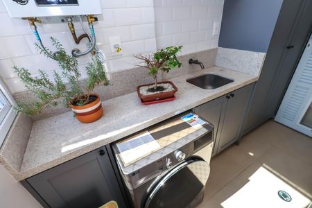 Apartamento à venda com 81m², 2 quartos e 1 vagaÁrea de Serviço