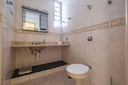 Apartamento à venda com 138m², 3 quartos e 1 vaga Apartamento à venda com 138m², 3 quartos e 1 vagaBanheiro 2