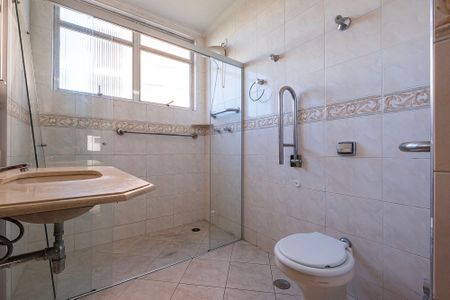 Apartamento à venda com 138m², 3 quartos e 1 vaga Apartamento à venda com 138m², 3 quartos e 1 vagaBanheiro 1