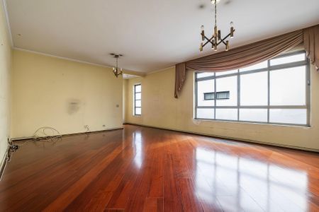 Apartamento à venda com 138m², 3 quartos e 1 vaga Apartamento à venda com 138m², 3 quartos e 1 vagaSala