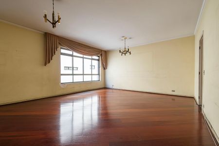 Apartamento à venda com 138m², 3 quartos e 1 vaga Apartamento à venda com 138m², 3 quartos e 1 vagaSala