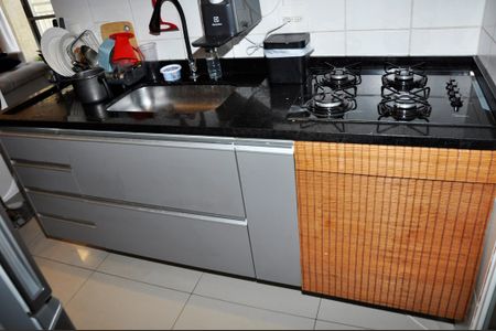 Apartamento à venda com 49m², 2 quartos e 1 vaga Apartamento à venda com 49m², 2 quartos e 1 vagaDetalhe - Cozinha Americana
