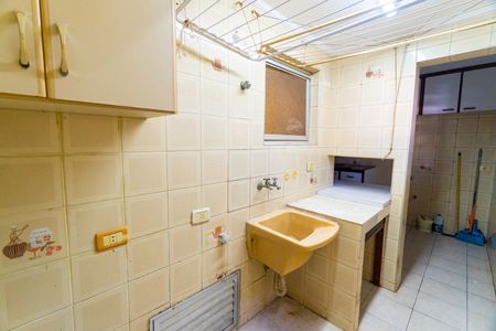 Apartamento à venda com 64m², 3 quartos e 1 vagaÁrea de Serviço