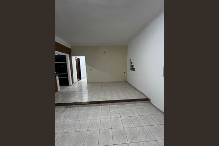 Casa para alugar com 132m², 3 quartos e 3 vagasSala