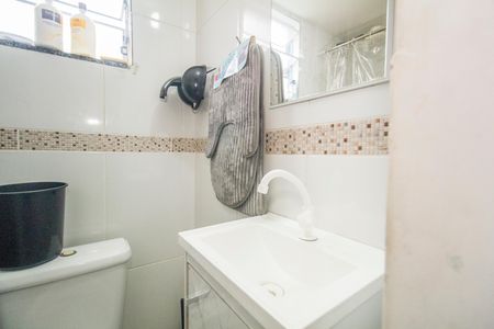 Casa à venda com 20m², 2 quartos e sem vaga Casa à venda com 20m², 2 quartos e sem vagaBanheiro