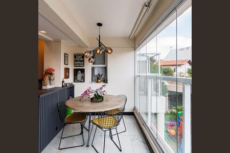 Apartamento à venda com 71m², 2 quartos e 2 vagas Apartamento à venda com 71m², 2 quartos e 2 vagasVaranda