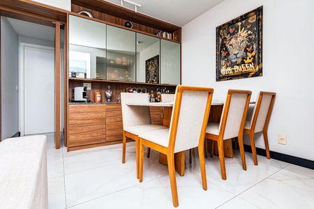 Apartamento à venda com 71m², 2 quartos e 2 vagas Apartamento à venda com 71m², 2 quartos e 2 vagasSala