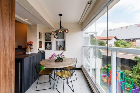 Apartamento à venda com 71m², 2 quartos e 2 vagas Apartamento à venda com 71m², 2 quartos e 2 vagasVaranda