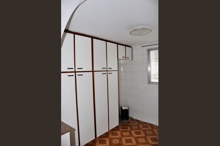Casa à venda com 210m², 2 quartos e 2 vagas