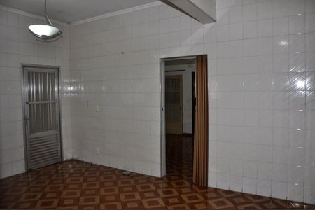 Casa à venda com 210m², 2 quartos e 2 vagas