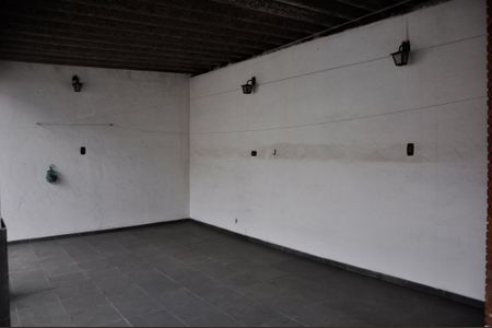 Casa à venda com 210m², 2 quartos e 2 vagas