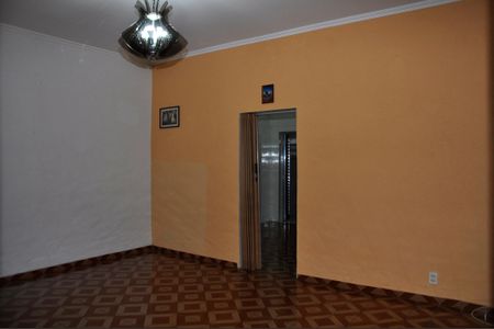 Casa à venda com 210m², 2 quartos e 2 vagas
