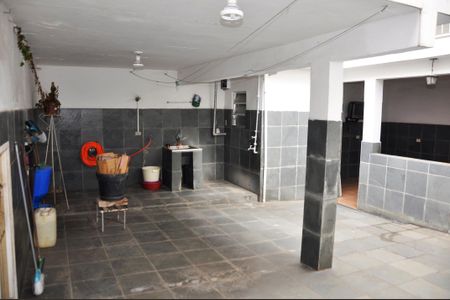 Casa à venda com 210m², 2 quartos e 2 vagas