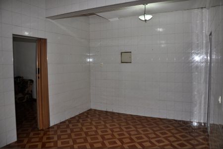 Casa à venda com 210m², 2 quartos e 2 vagas