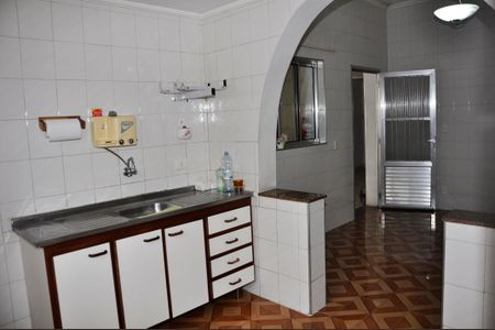 Casa à venda com 210m², 2 quartos e 2 vagas