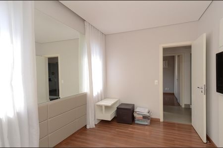 Apartamento à venda com 70m², 2 quartos e 1 vaga Apartamento à venda com 70m², 2 quartos e 1 vagaSuíte