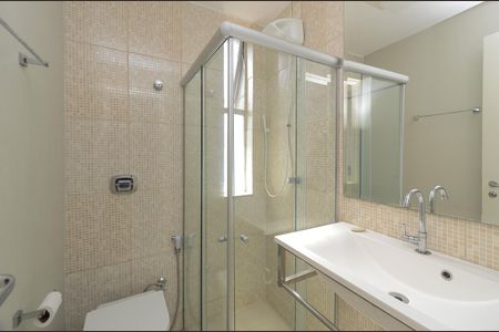 Apartamento à venda com 70m², 2 quartos e 1 vaga Apartamento à venda com 70m², 2 quartos e 1 vagaBanheiro Social