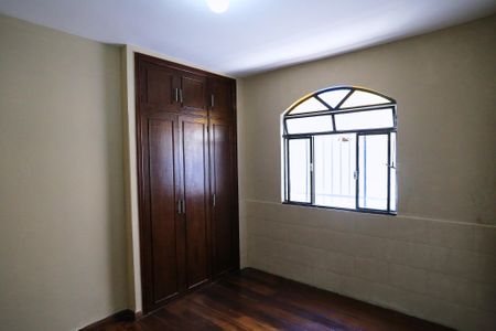 Quarto de apartamento para alugar com 2 quartos, 78m² em Sagrada Família, Belo Horizonte